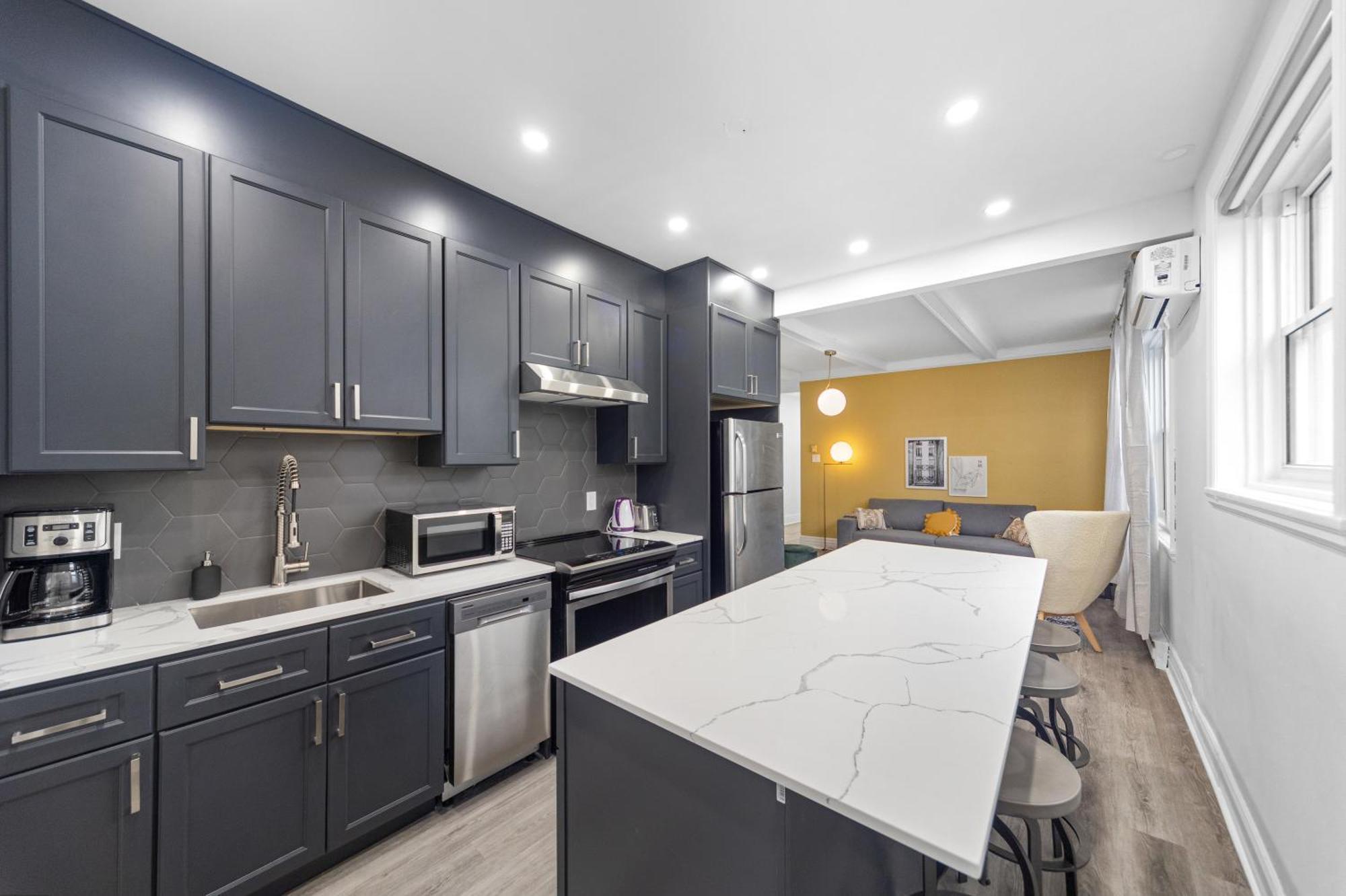 Modern And Cozy 4 Bedrooms Sleep 12 Montreal Exterior photo
