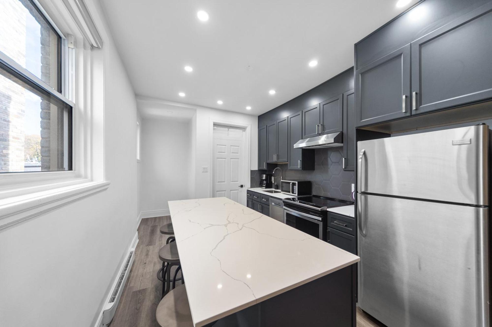 Modern And Cozy 4 Bedrooms Sleep 12 Montreal Exterior photo