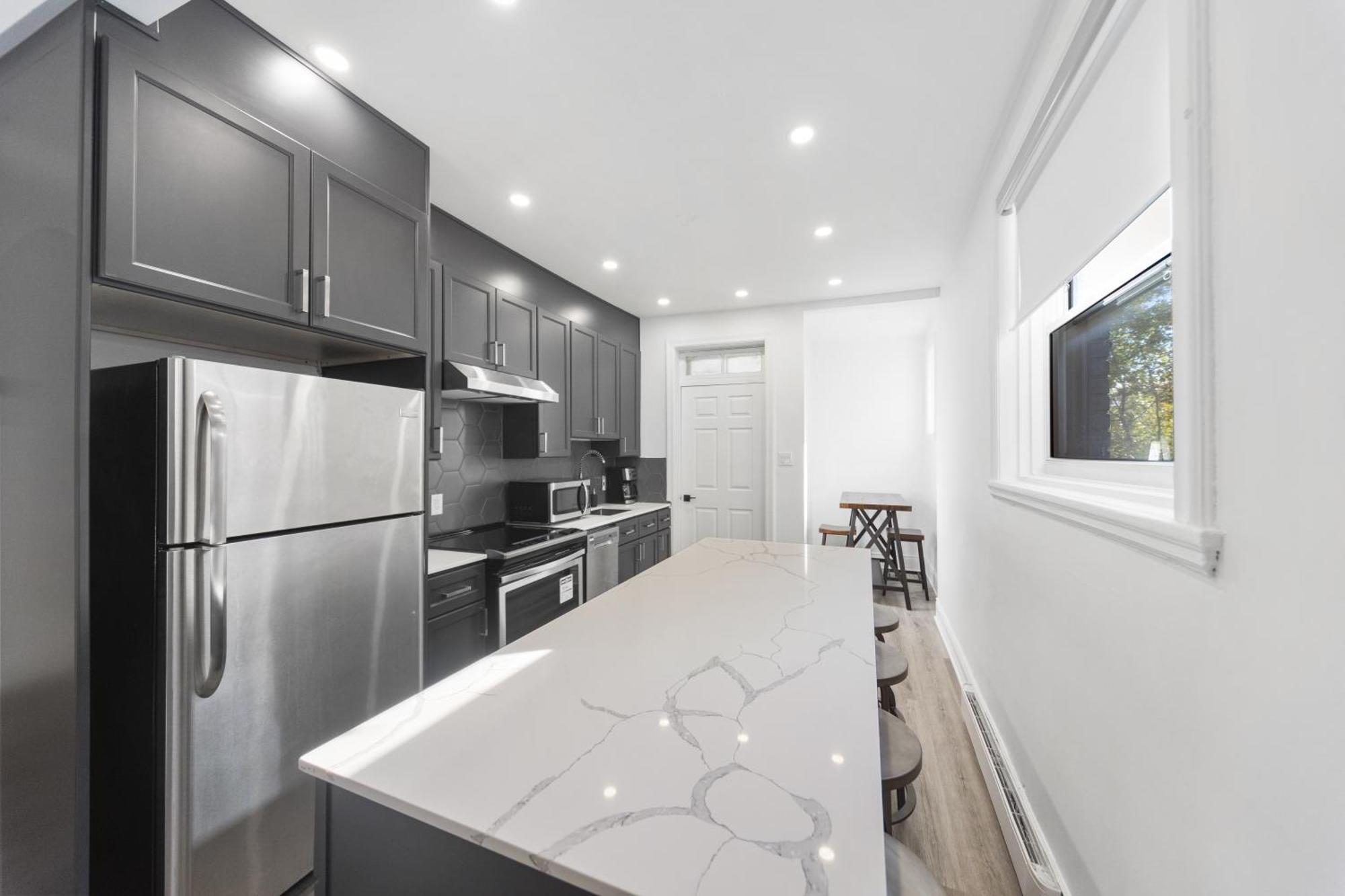 Modern And Cozy 4 Bedrooms Sleep 12 Montreal Exterior photo